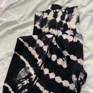 Victoria's Secret PINK Black and White Tie-Dye seamless Leggings